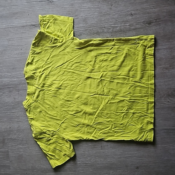 North face Tshirt - Picture 3 of 3